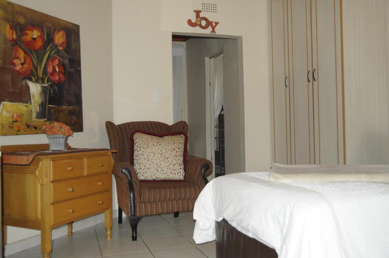 @Home Guest House Rustenburg Exterior photo