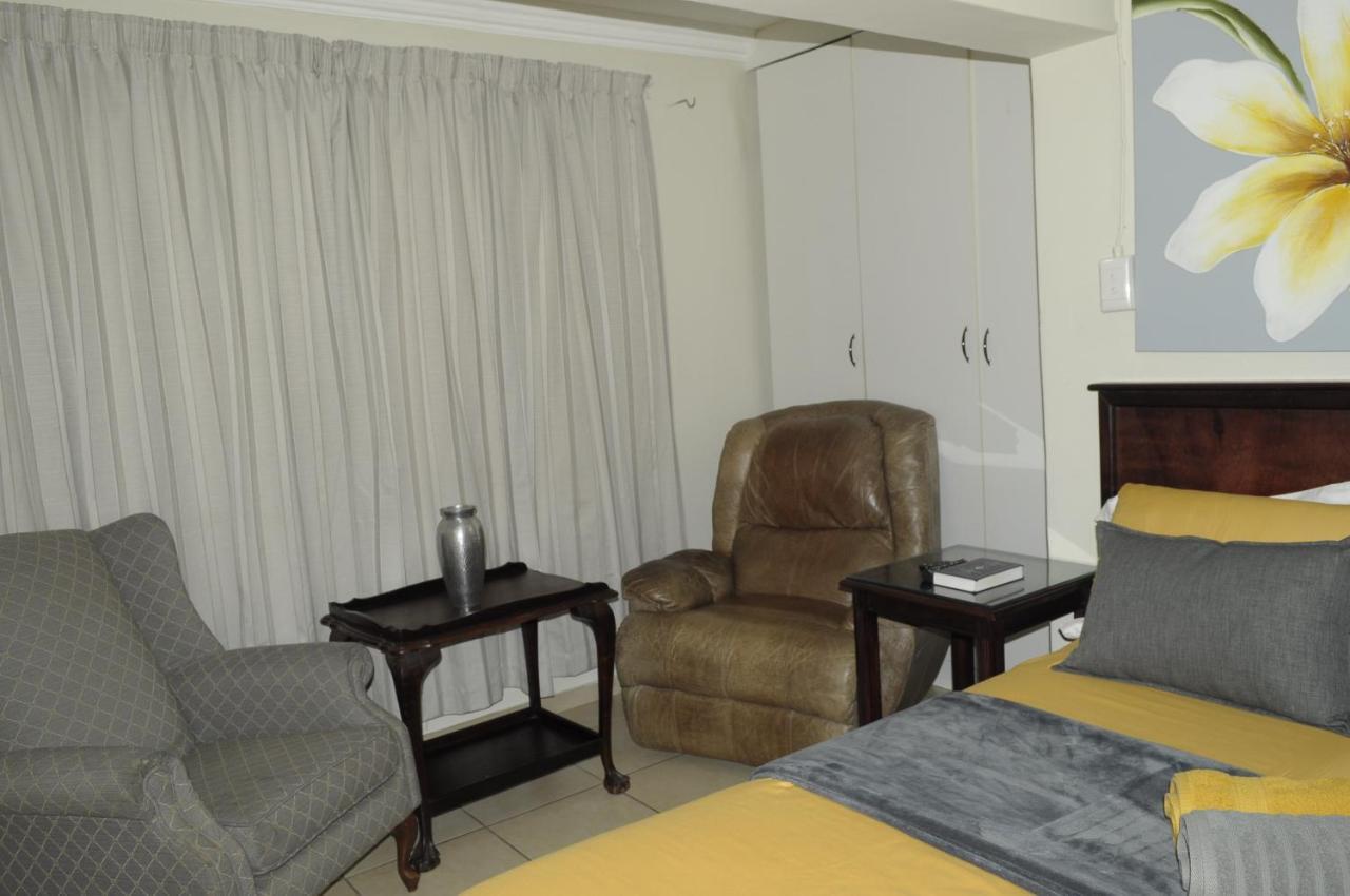 @Home Guest House Rustenburg Exterior photo