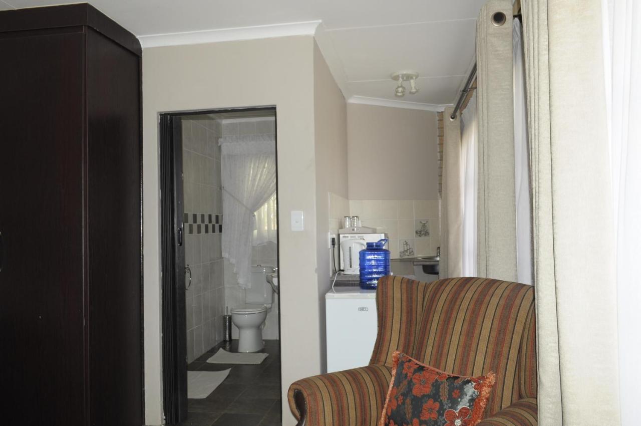 @Home Guest House Rustenburg Exterior photo