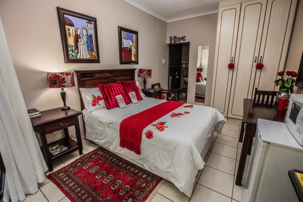 @Home Guest House Rustenburg Room photo